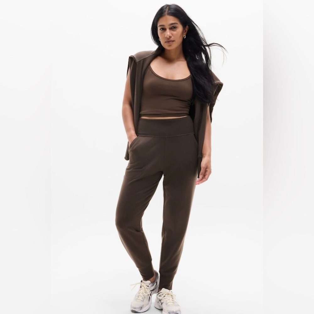 NWT-Athleta Truffle Coaster Luxe Jogger, Small Petite